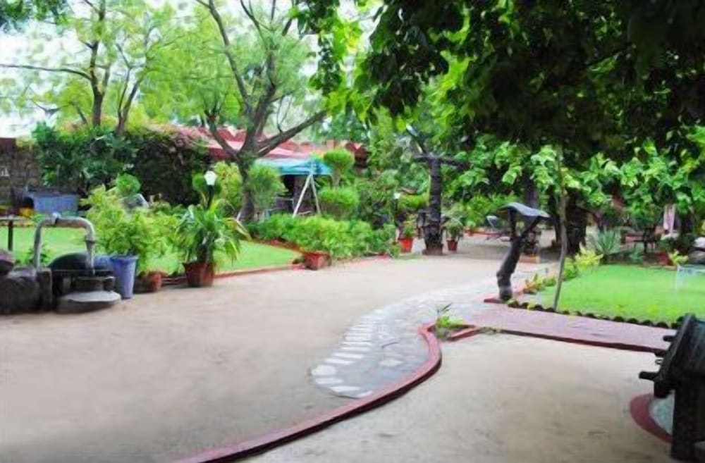 MANDORE GUEST HOUSE A LEAFY HERITAGE RESORT 26/35