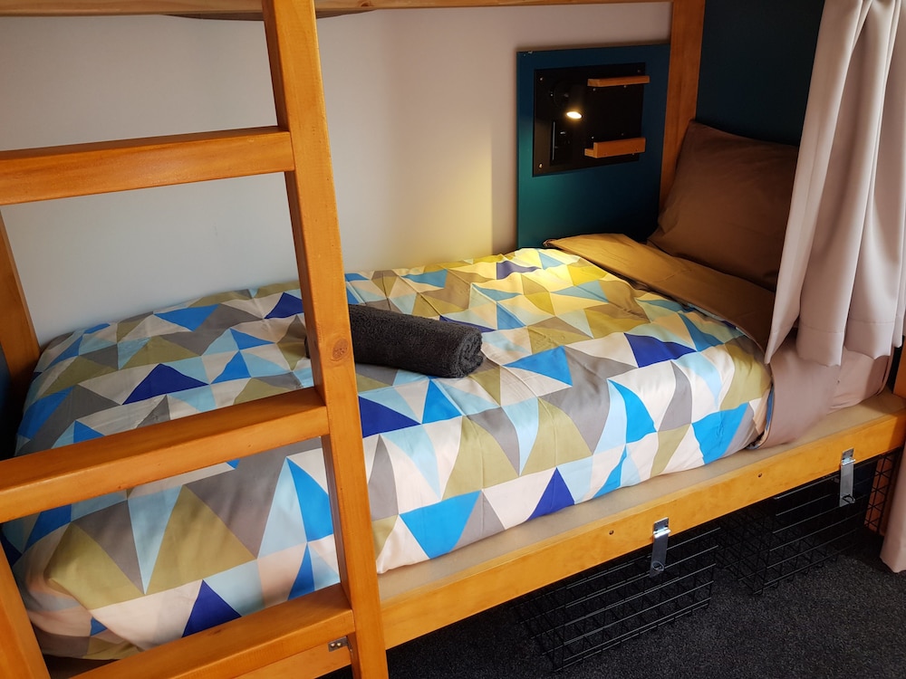 No. 9 Hotel, Auckland 24/60