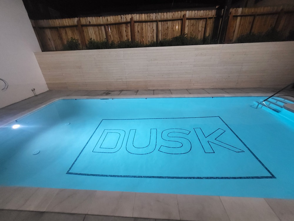 Dusk Hotel Hollywood 19/33