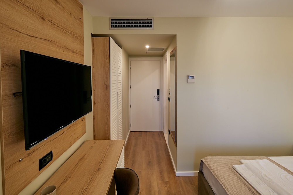 Eter Hotel 36/70
