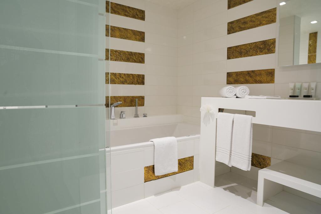The Legacy Luxury Hotel Algiers 37/38