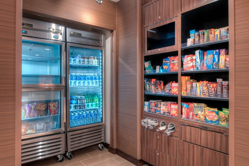 Fairfield Inn And Suites By Marriott Charlotte Airport 72/100