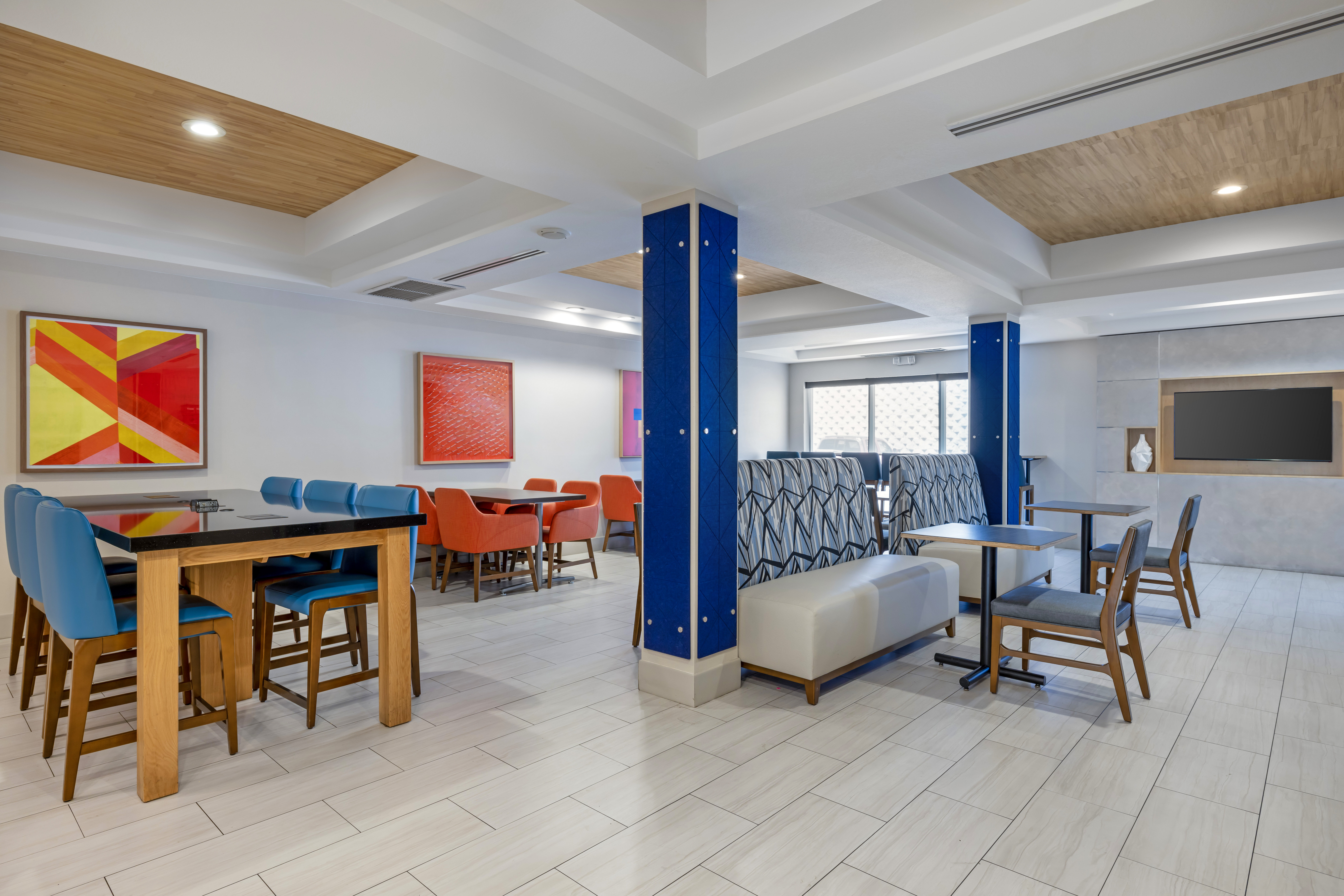 Holiday Inn Express Hotel And Suites Lake Elsinore 47/61