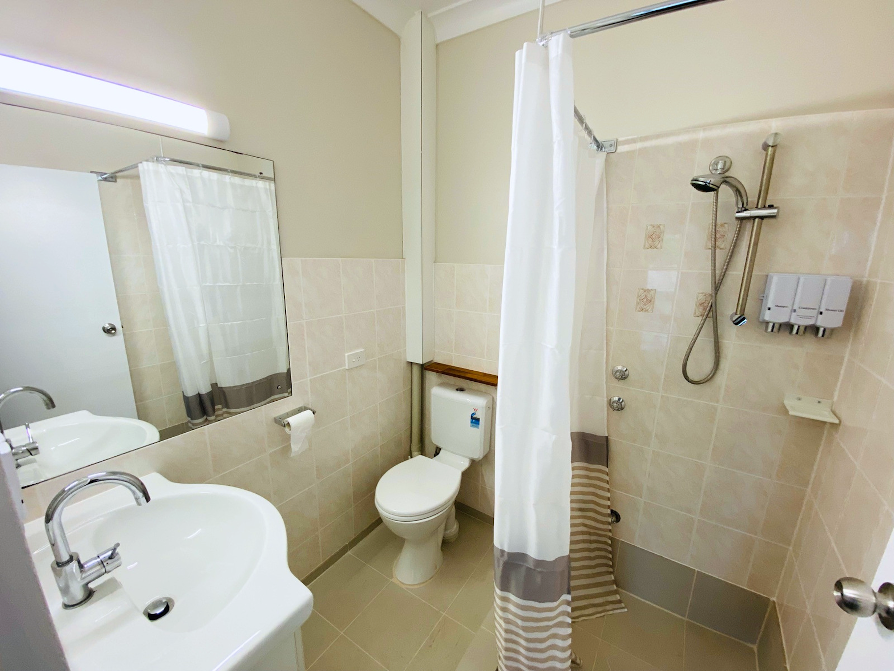 Nowra Motor Inn 16/17