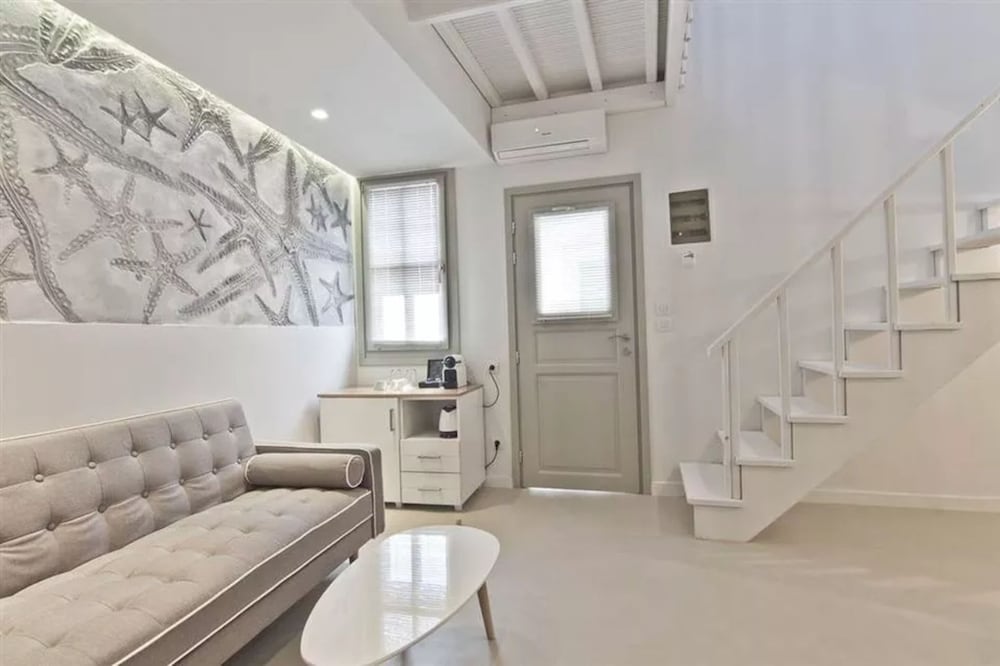 Lindos Comfy Suites 37/58