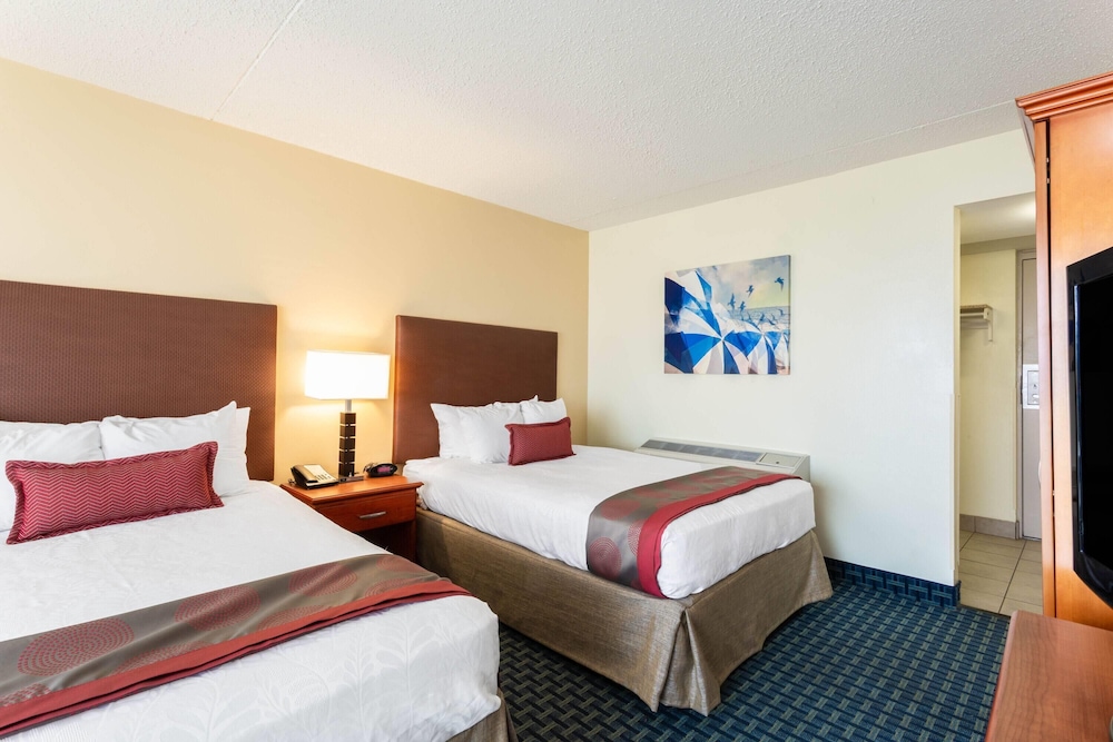 Ramada Plaza by Wyndham Virginia Beach Oceanfront 11/50