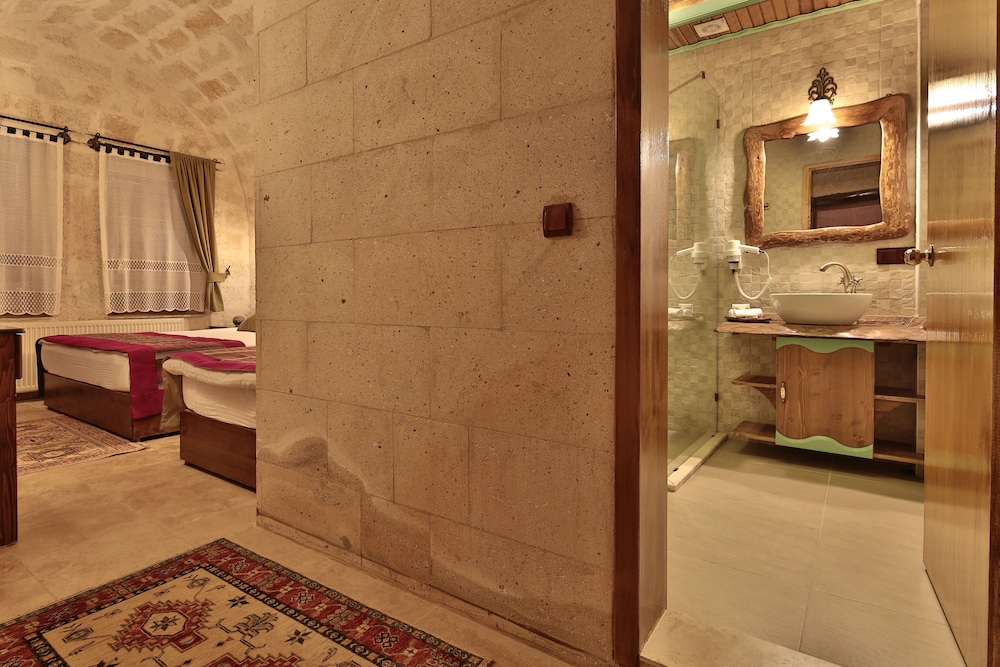 Elif Stone House 25/63