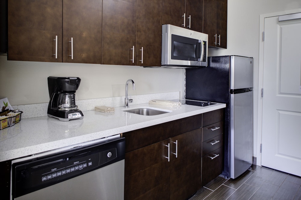 TOWNEPLACE SUITES DETROIT CANTON 30/30
