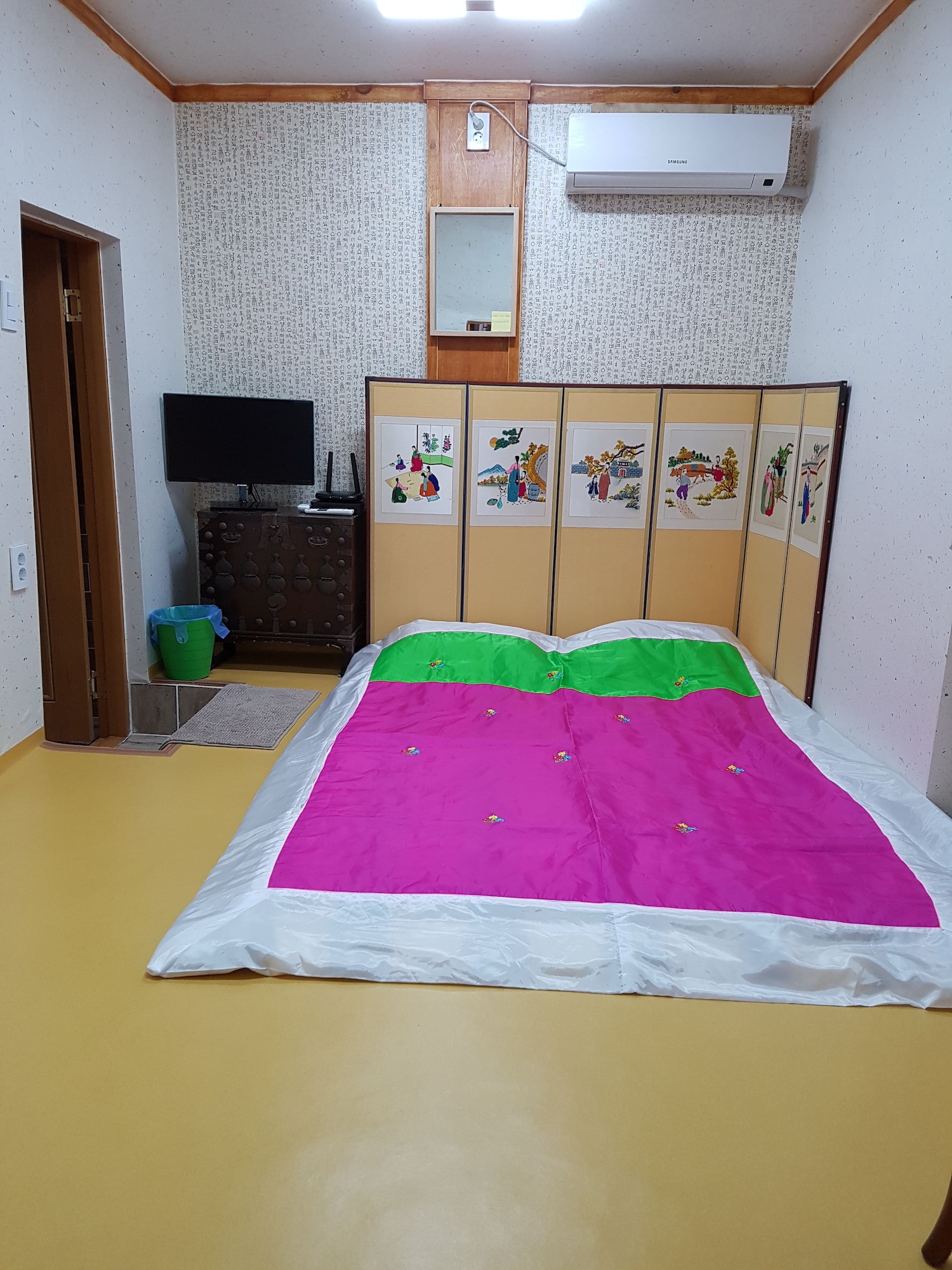 MOUNTAIN, DOUBLE BED