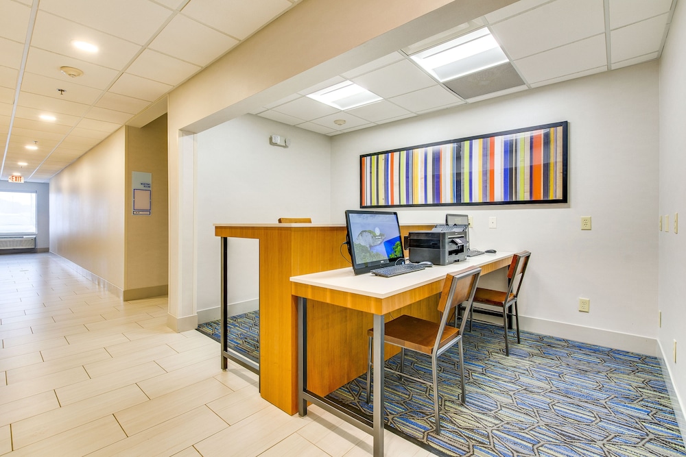 Holiday Inn Express Vincennes 51/54