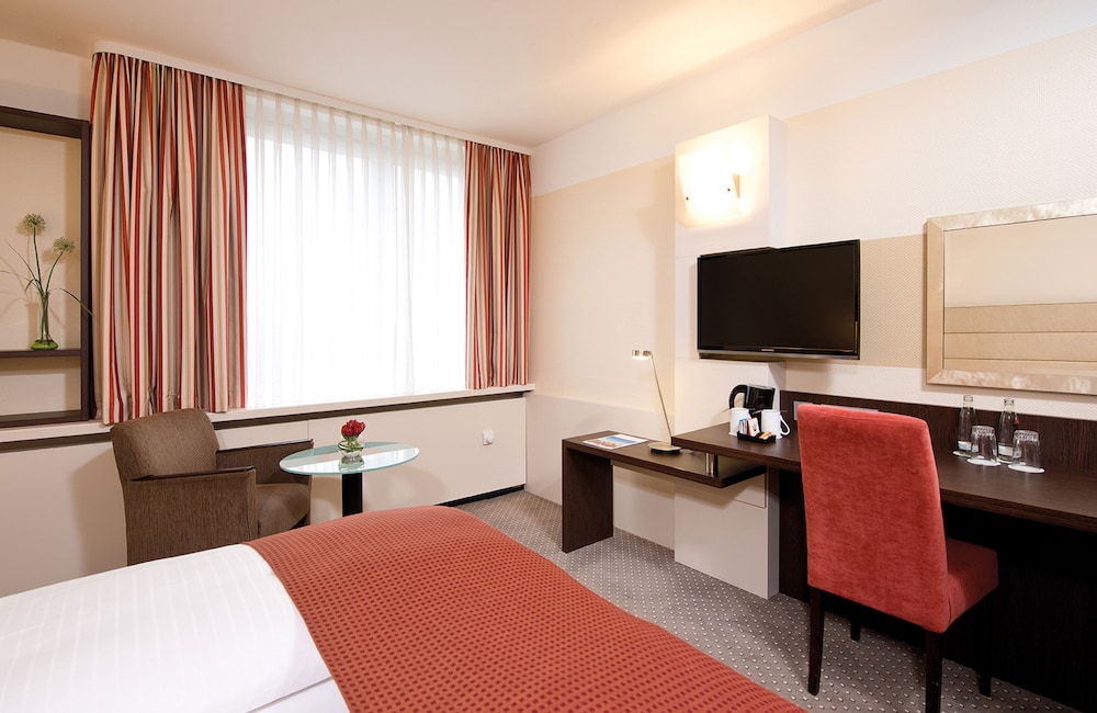 Leonardo Hotel Munich Arabellapark Ex Holiday Inn Munich Effnerstrasse 46/65