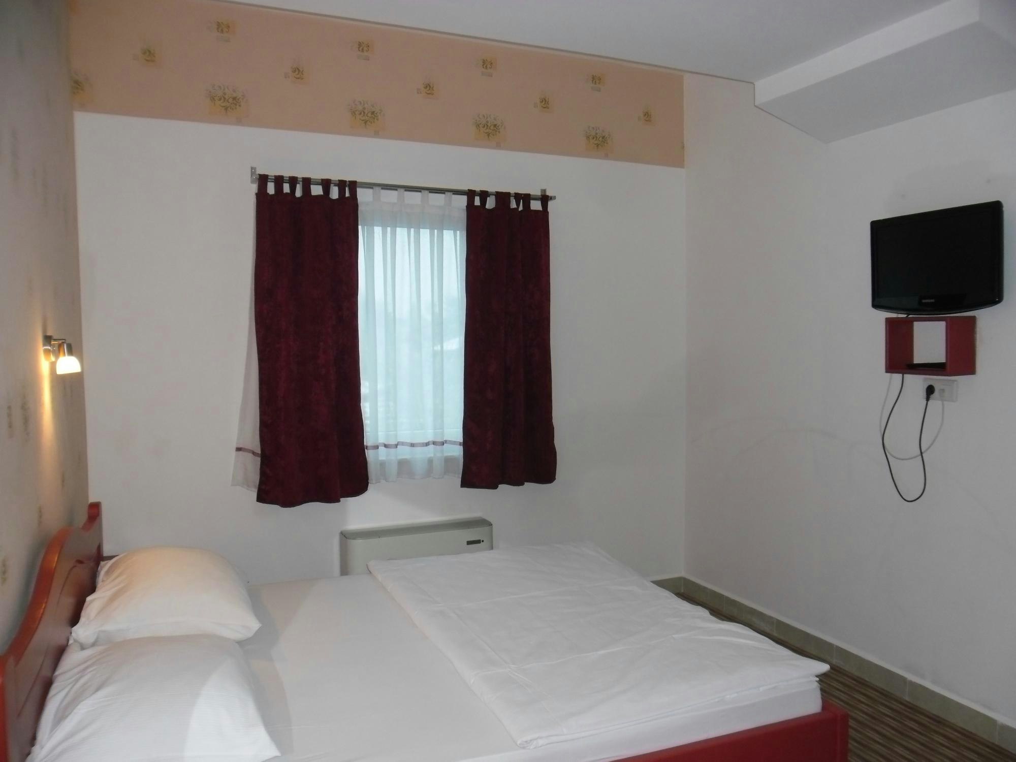 BM Hotel 4/16