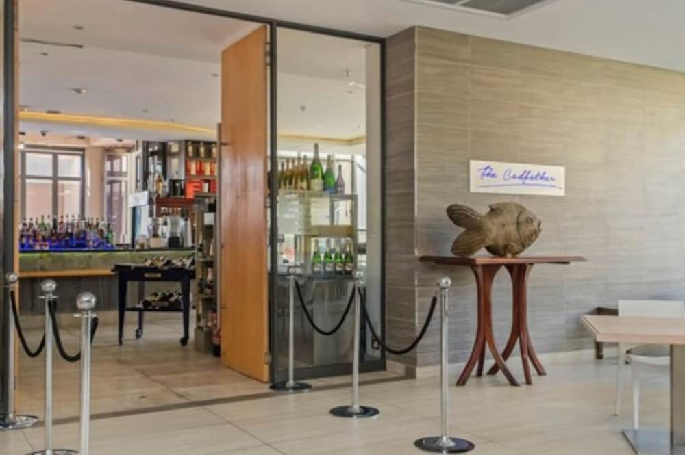 Sandton Skye Unit 702 48/50