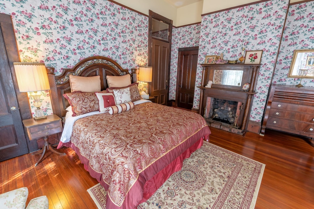 Grand Gables Inn Bed & Breakfast 13/38