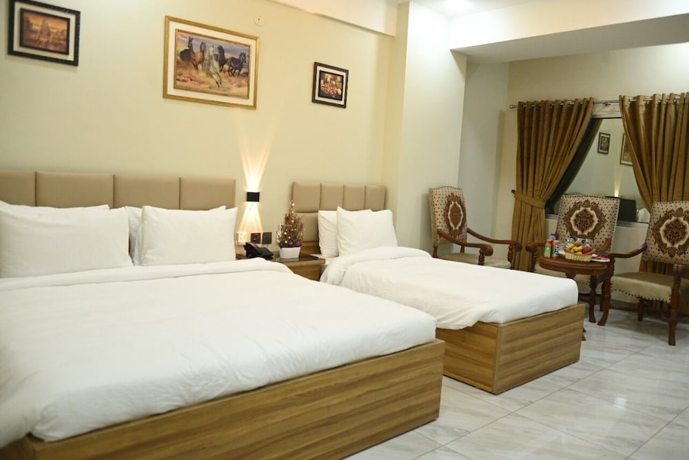 JUNIOR SUITE, STUDIO