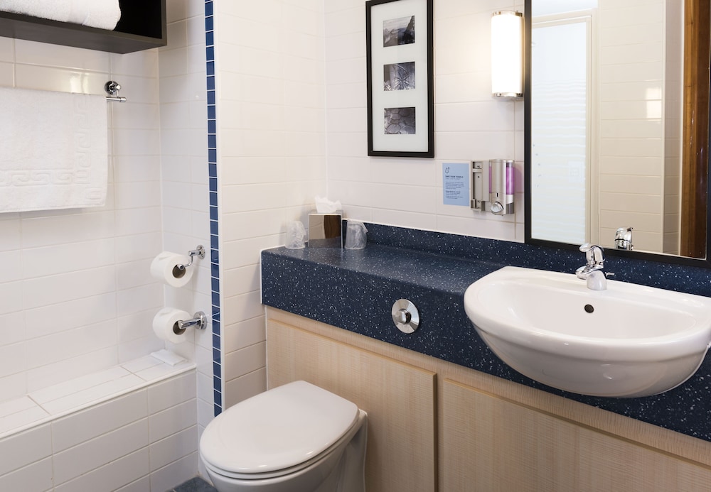 Holiday Inn Express Birmingham - Star City 10/61
