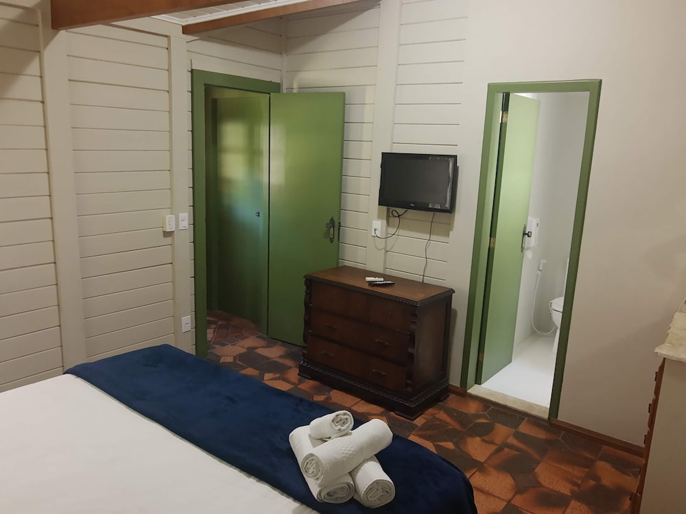 لوفت بسرير مزدوج وسريرين منفصلين بغرفتي نوم في الملحق، Hotel Vila Bavaria 5/8