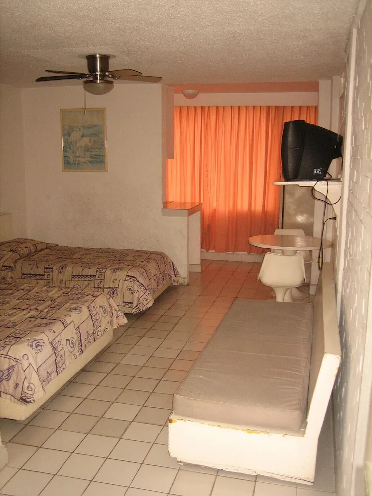 Hotel Delfines Acapulco 7/44