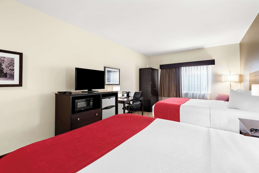 Standard, 2 Queen Beds, Accessible
