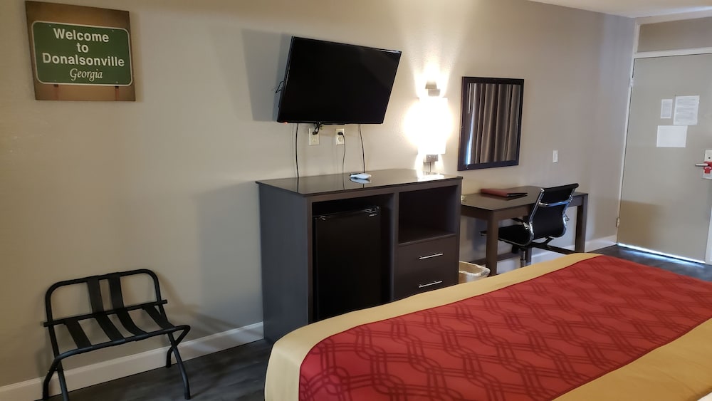 Econo Lodge Donalsonville, GA 15/27