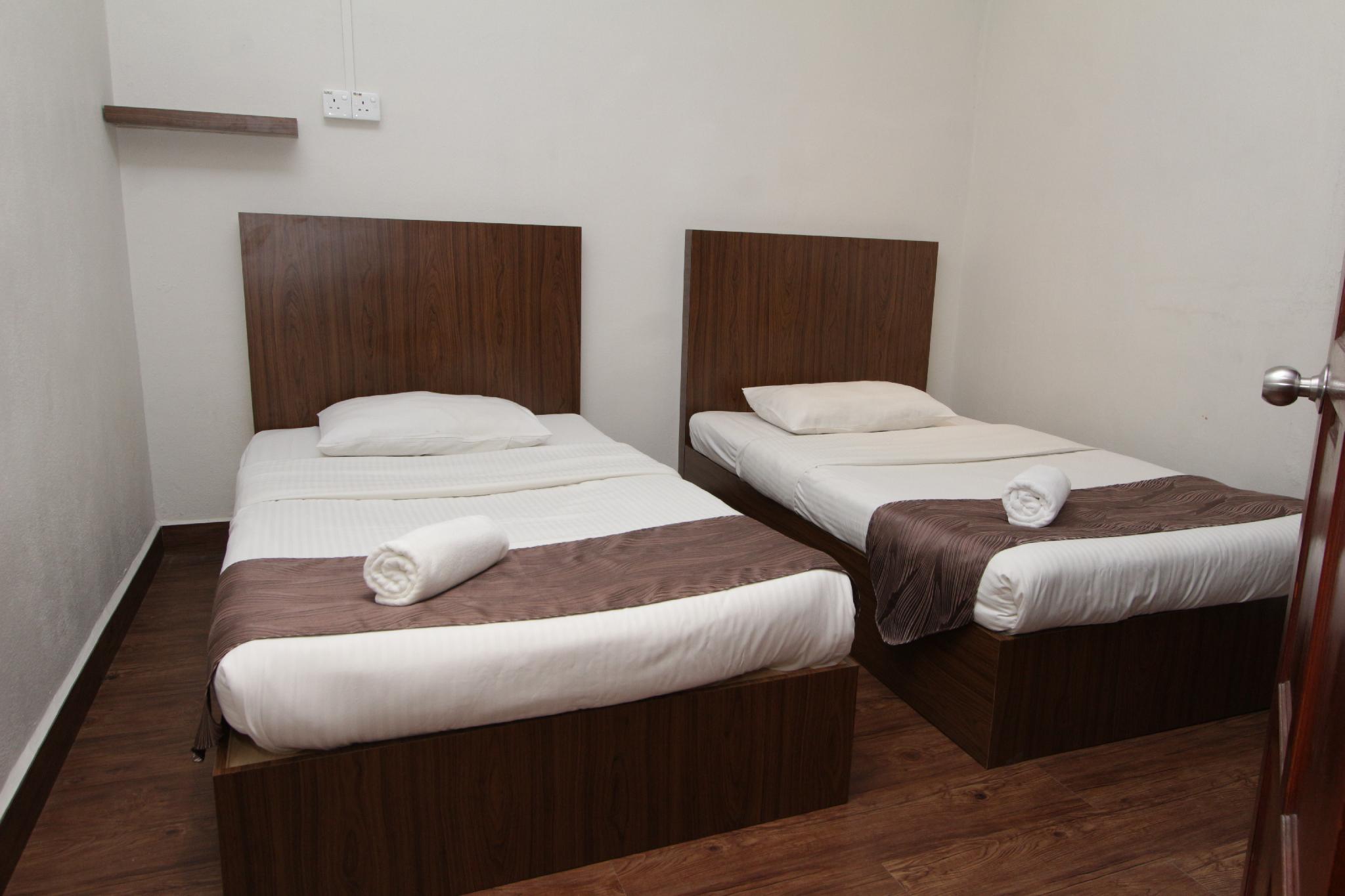2 Bedrooms, House