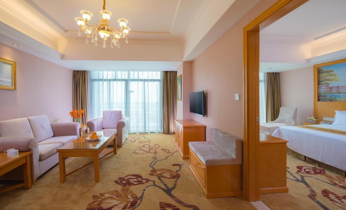 Vienna Hotel (Huizhou Yuanzhou) 24/31
