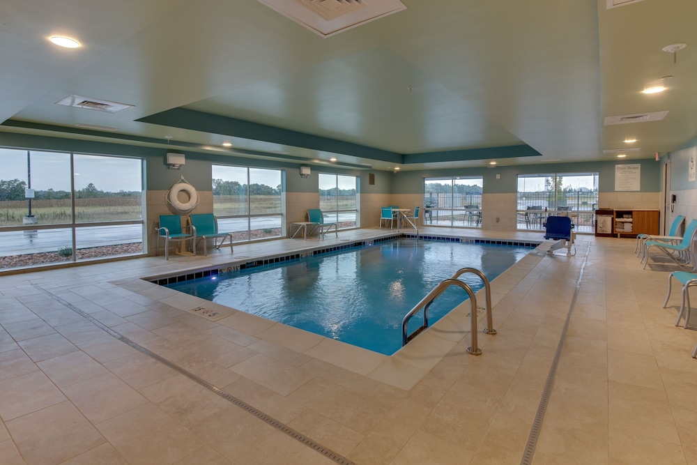 Holiday Inn Express & Suites Union City 27/47