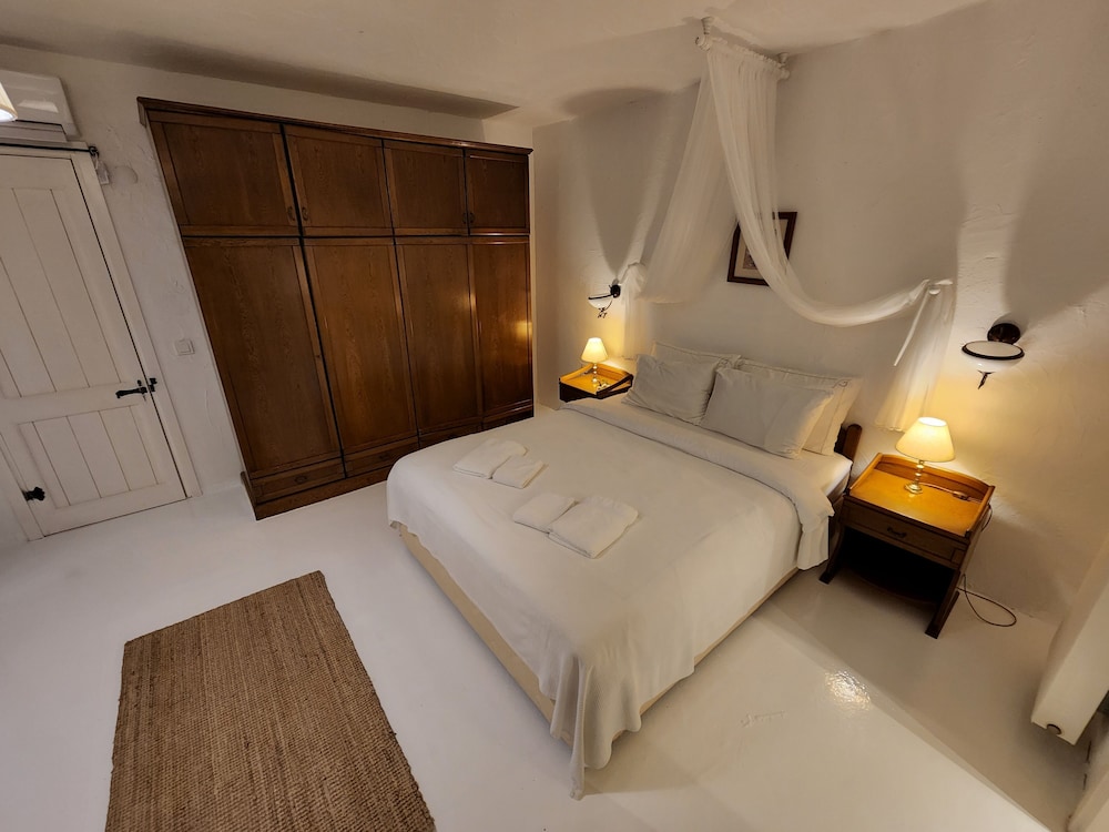 ECONOMY, DOUBLE BED, NO WINDOW, GROUND FLOOR