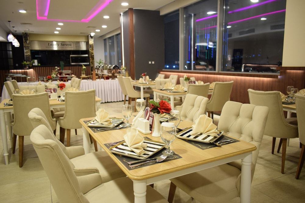 Saraya Corniche Hotel 68/83