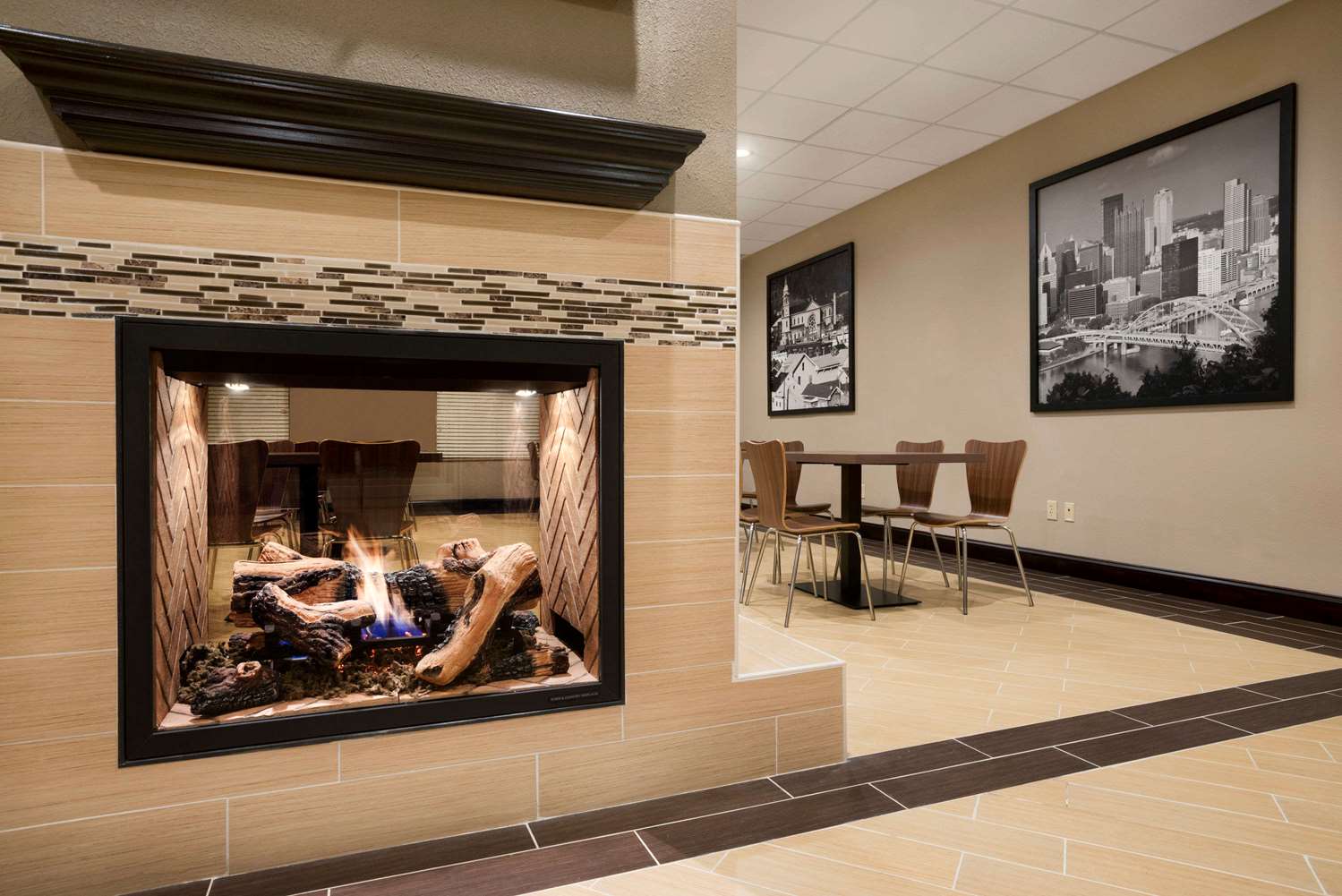 Super 8 by Wyndham Hershey Chocolate Avenue 14/23