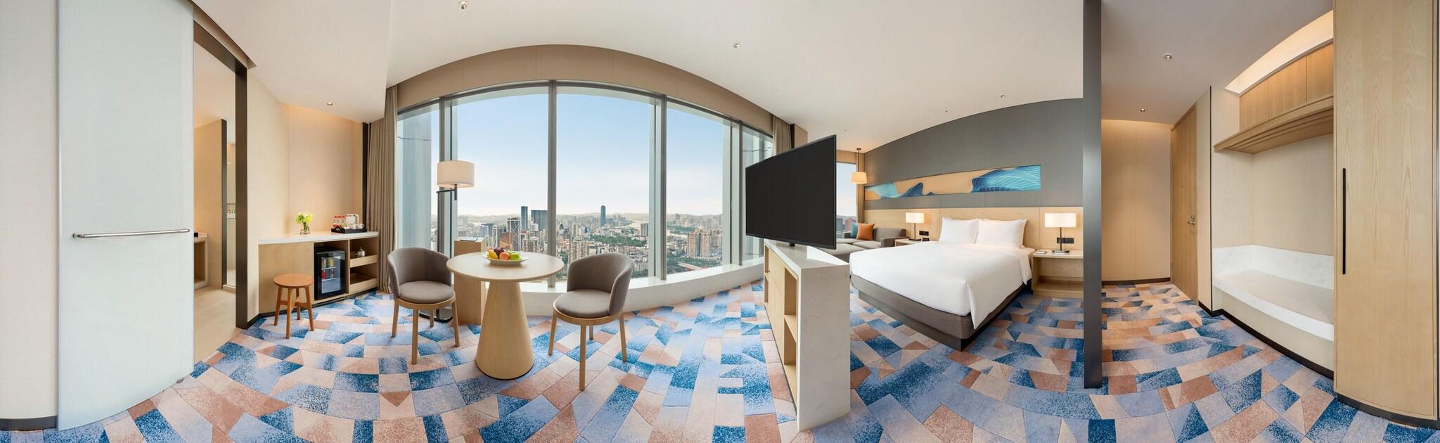 Suite, King Bed, Sofa