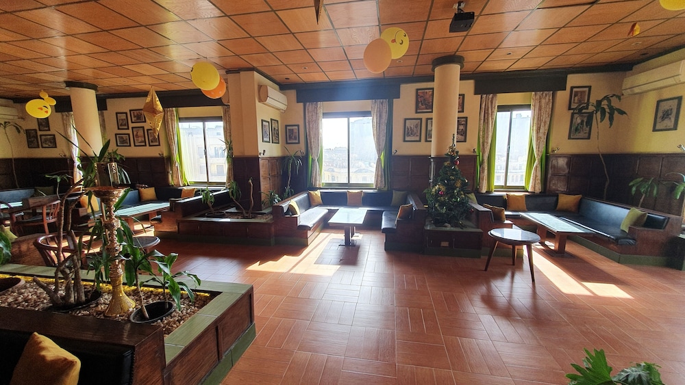 Carlton Hotel 29/49