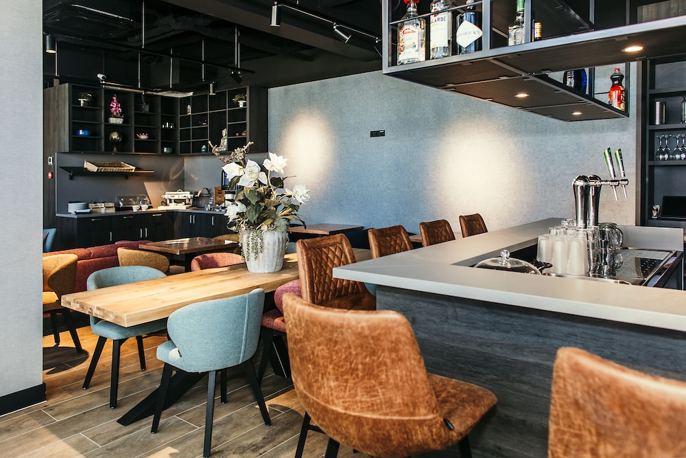 Amsterdam Beach Hotel 51/61