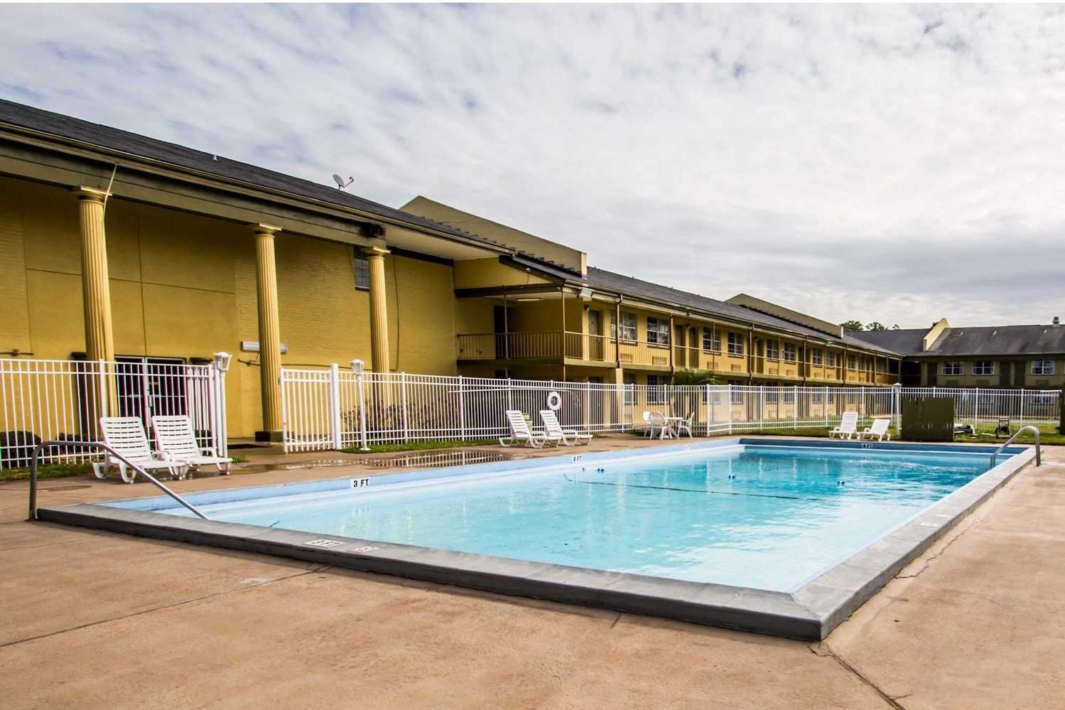 Econo Lodge Jacksonville South FL 3/22