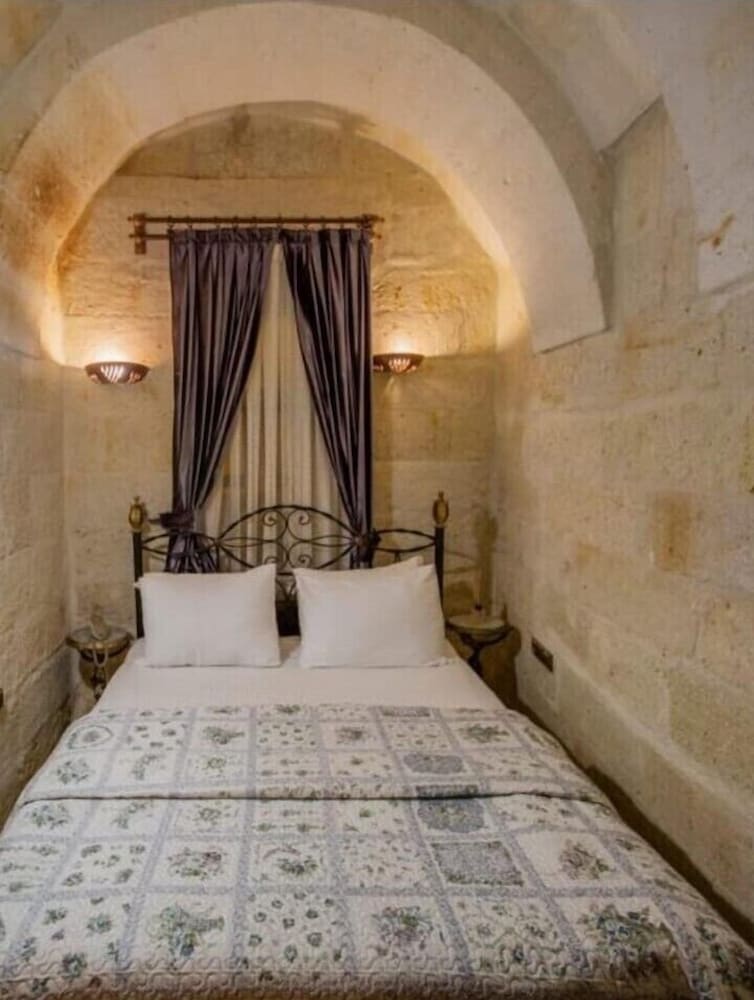 Royal Cave Hotel 14/58