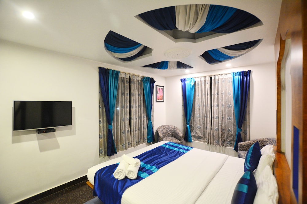 OYO Premium Mysore MG Road 14/25