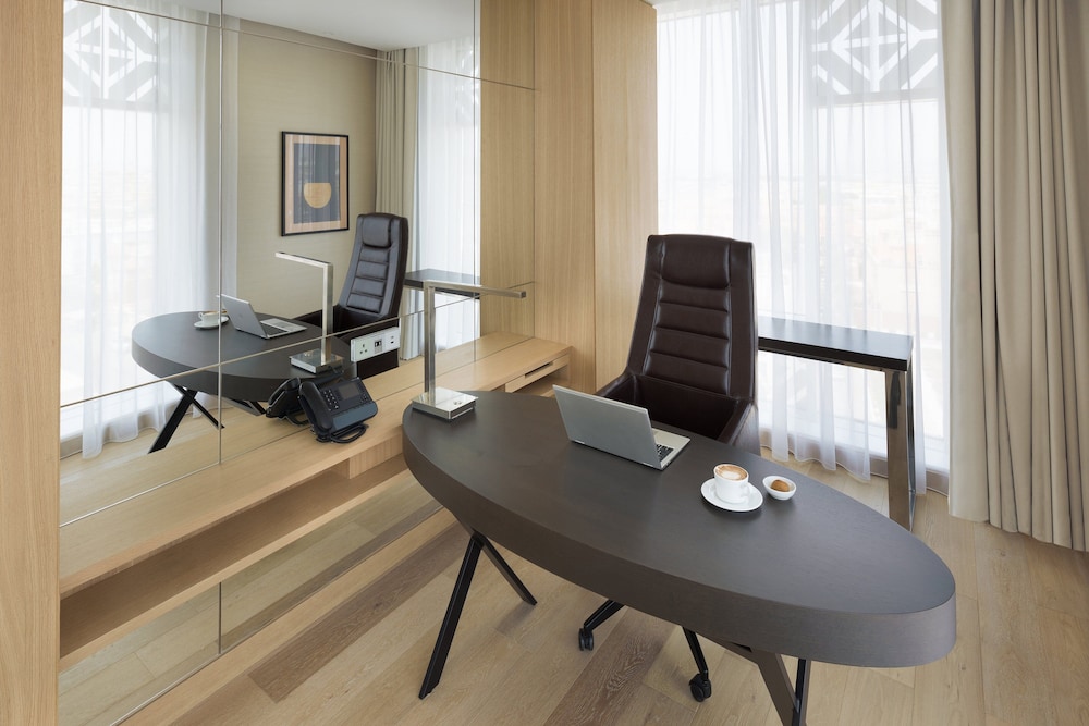 فندق كراون بلازا جدة السلام(Crowne Plaza Jeddah Al Salam) 38/64
