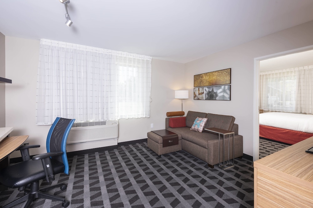 TownePlace Suites by Marriott Louisville North 25/40