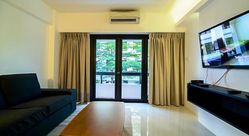 UMA Residence 32/56