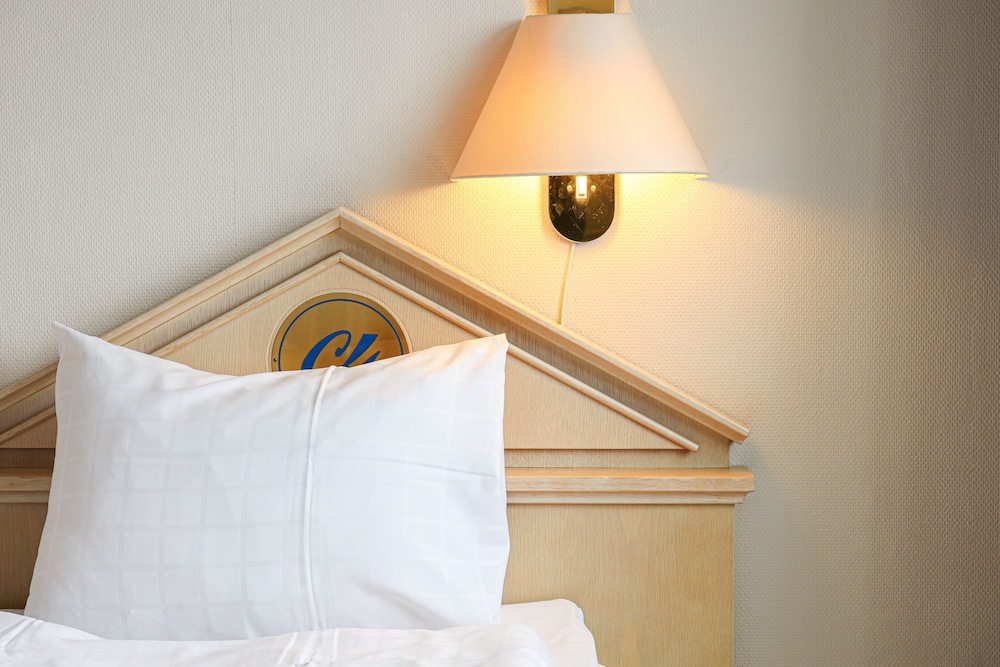 First Hotel Christian Iv 35/76