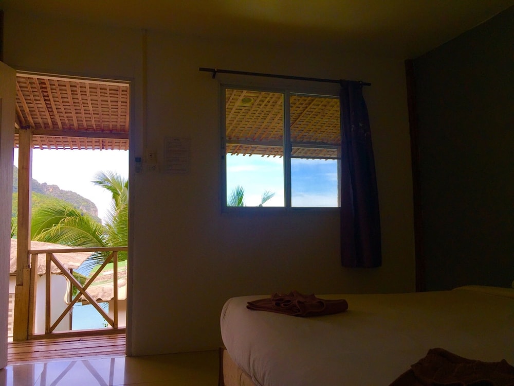 Phi Phi Cozy Seafront Resort 31/67