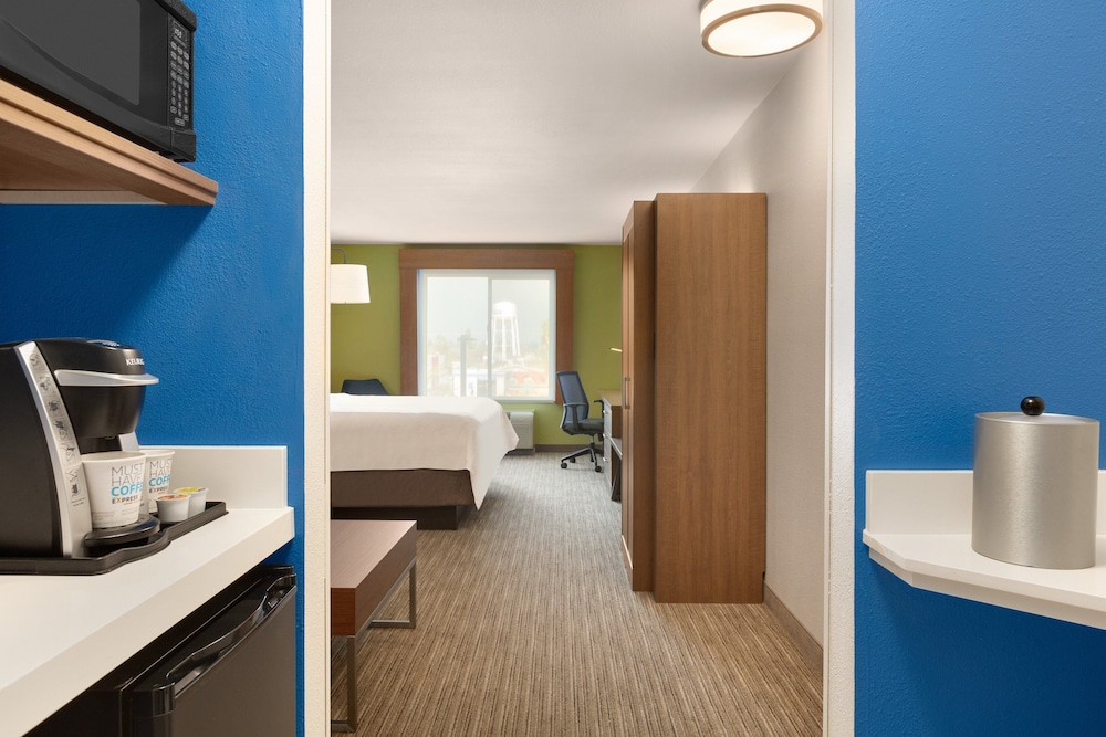 Holiday Inn Express Hotel And Suites Merced 49/52
