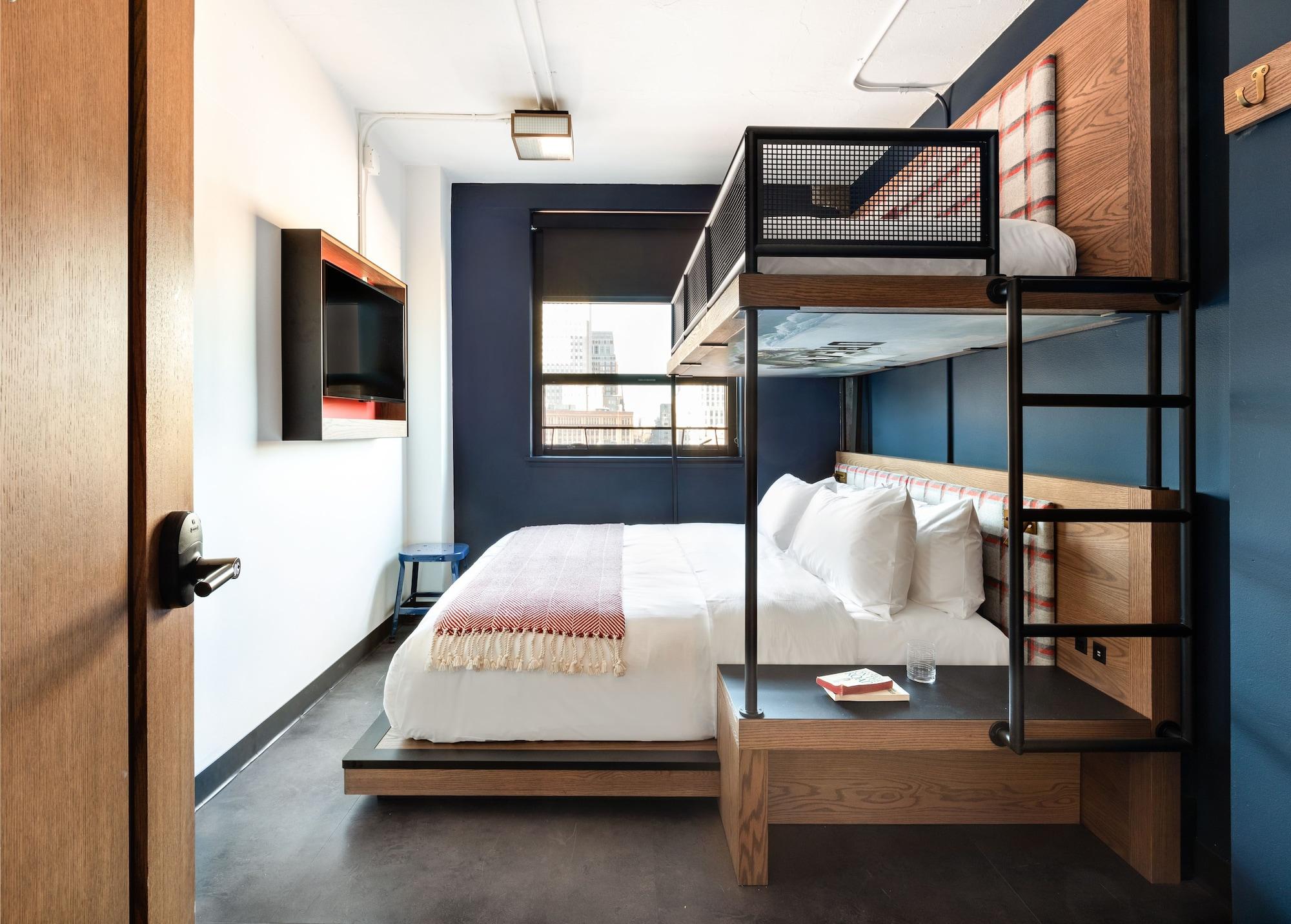 Standard, Multiple Beds, Bathtub, External Bathroom