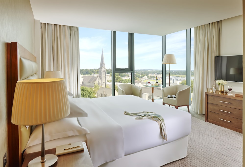 SHERATON ATHLONE HOTEL 12/49