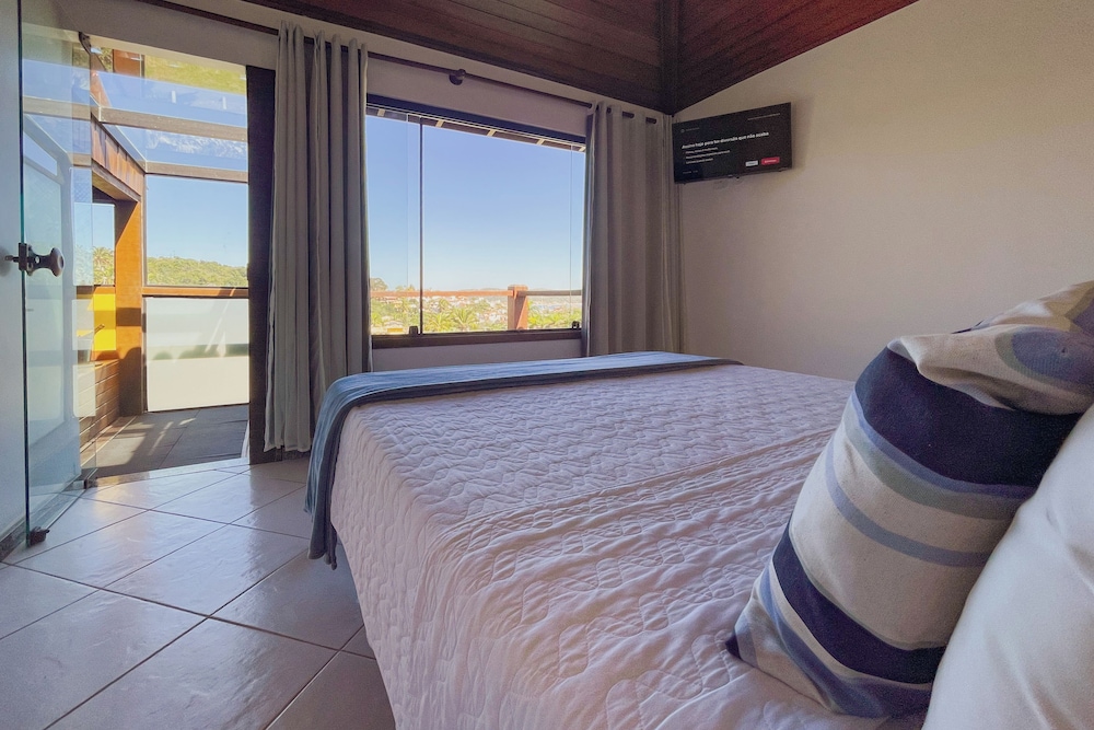 SUPERIOR, DOUBLE BED, JETTED TUB