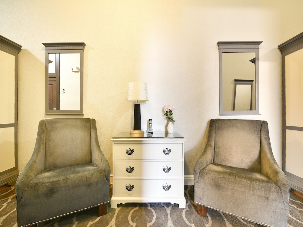 The Dilworth Inn Suites 32/46