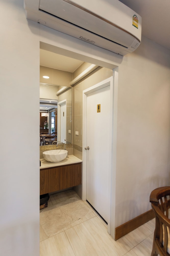 Lima Lanna Hotel 12/50