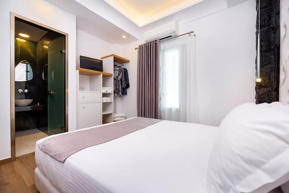 Deluxe Hotel Santorini 22/63