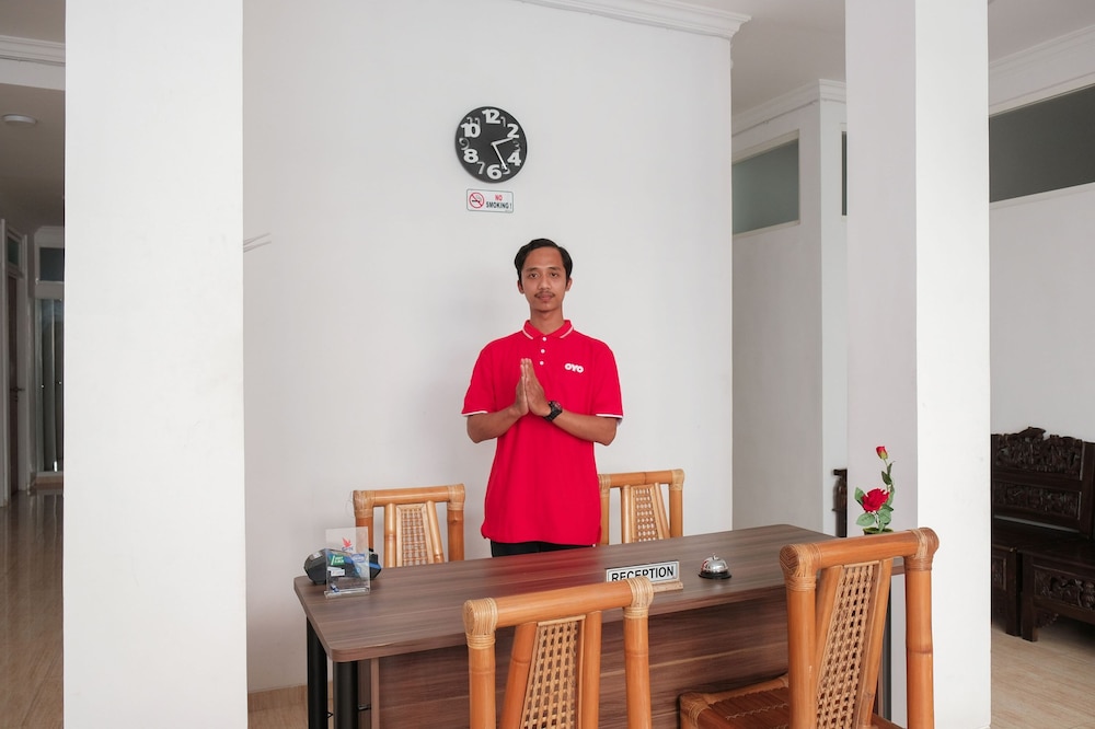 OYO 1454 111 Residence 4/18