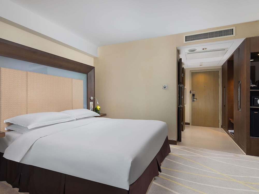 غرفة قياسية بسرير كينج، Novotel Nanjing Central Suning 8/10